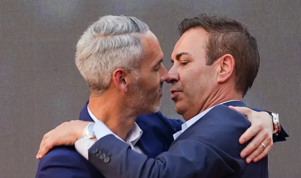 António Salvador agradece a Carlos Vicens